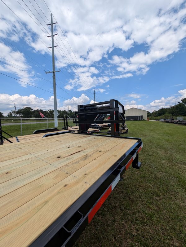 8.5x40' 26k Flatbed Gooseneck Trailer - Image 2